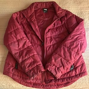 Burgundy North Face jacket 🍷